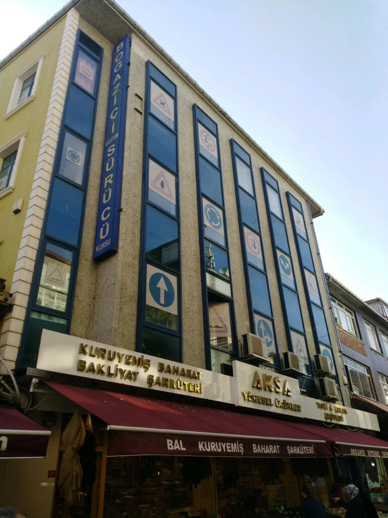 Boğaziçi Eğitim Sürücü Kursu binası
