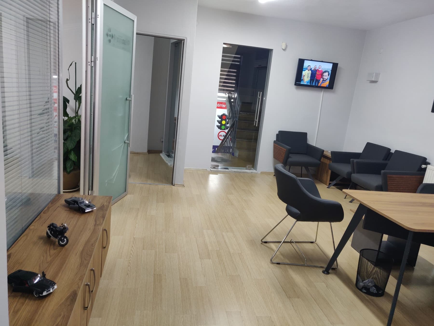 Boğaziçi Eğitim bekleme alanı