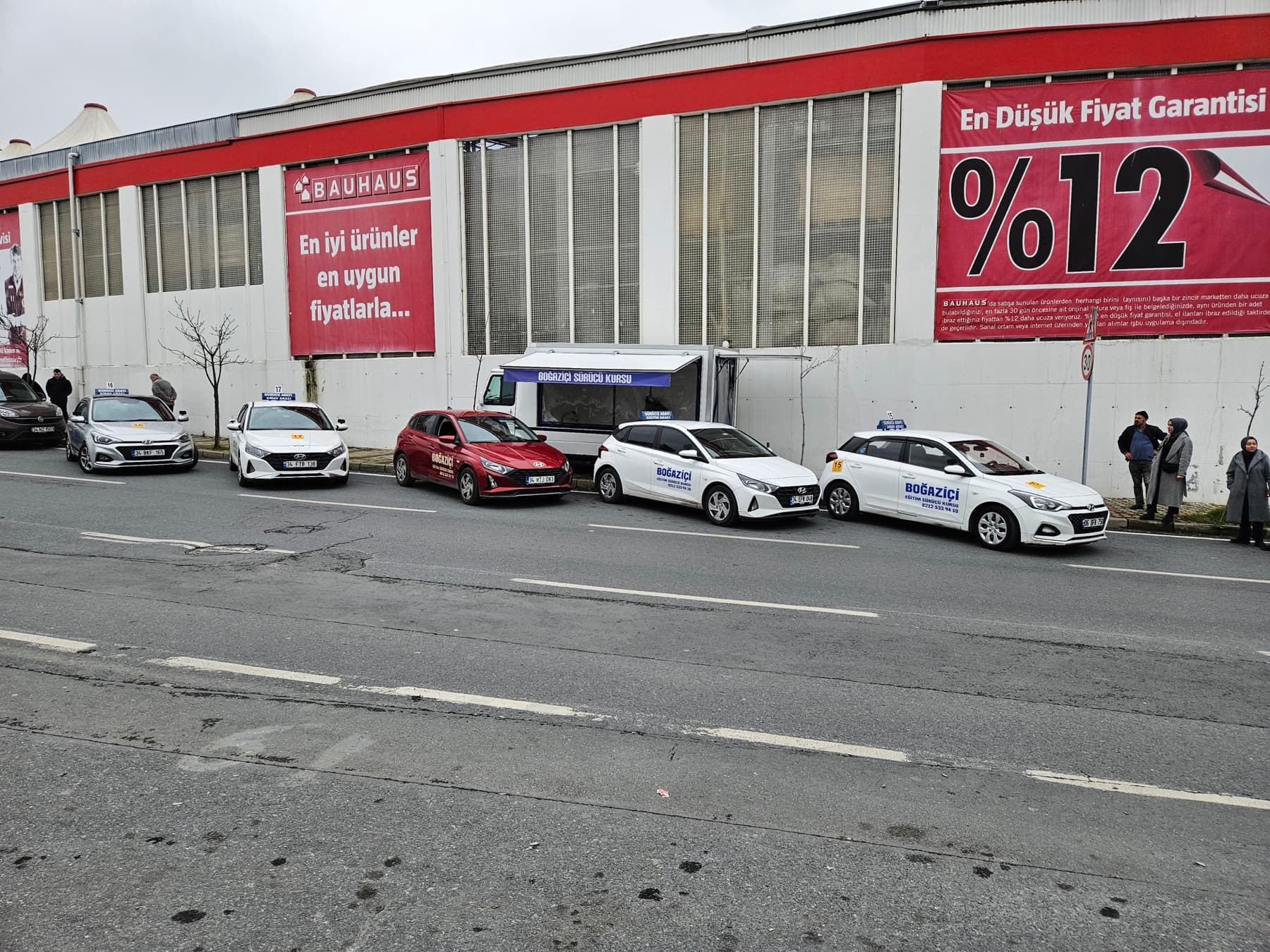 Boğaziçi Eğitim otomobilleri